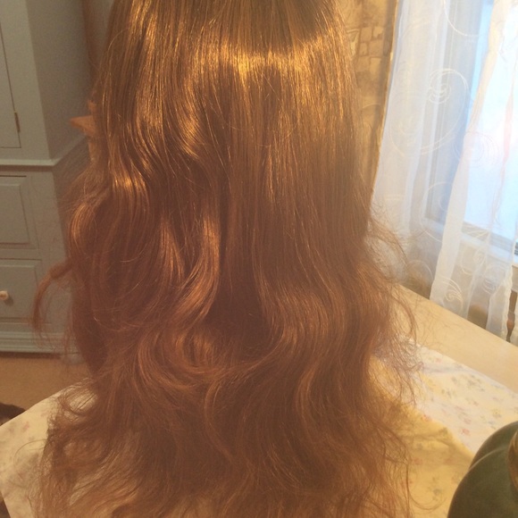 Wig - Picture 3 of 4